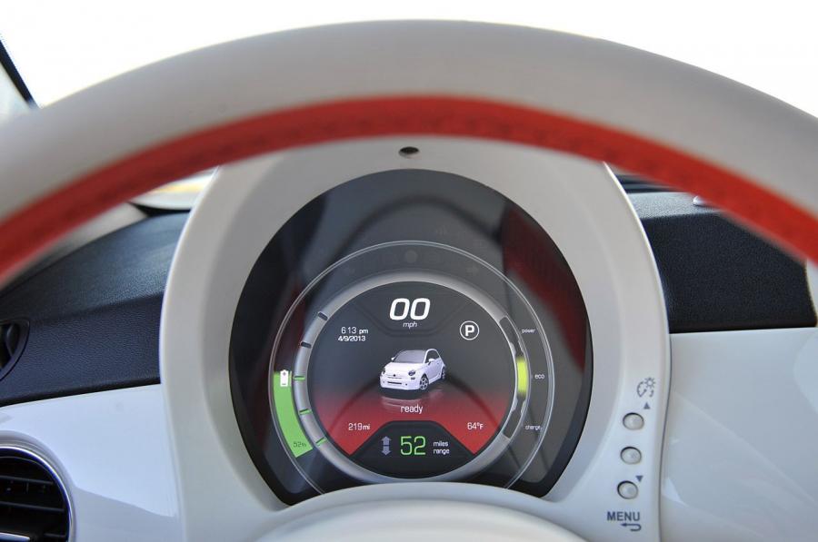  Fiat 500e 2013 года  (фото 22 из 141)